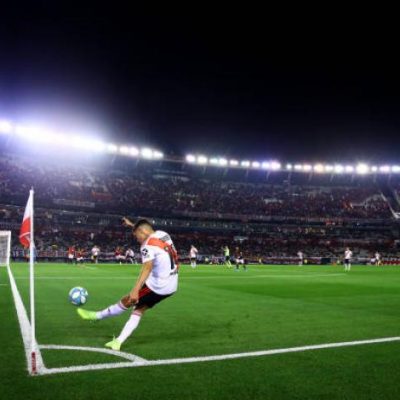 El Monumental ovacionó a Juan Fernando Quintero ante Colón