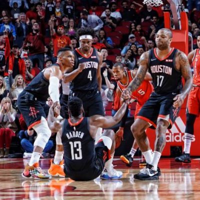 Los Rockets enchufados con la victoria en la NBA