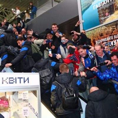 Atalanta clasifica a octavos en Champions y su afición lo celebra como título