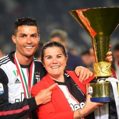 Hospitalizada la mamá de Cristiano Ronaldo
