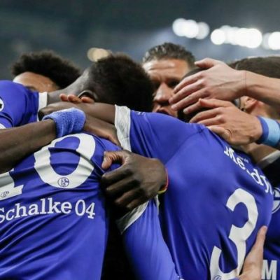 El Schalke abandonará el campo en Copa si se insulta a Dietmar Hopp