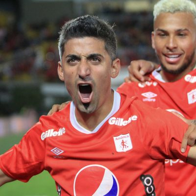 “Quiero seguir, pero lo veo difícil, el club me debe comprar”: Matías Pisano