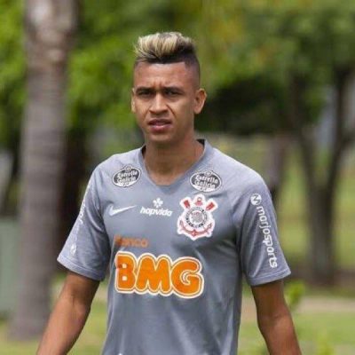 Víctor Cantillo, volante del Corinthians, dio positivo por coronavirus