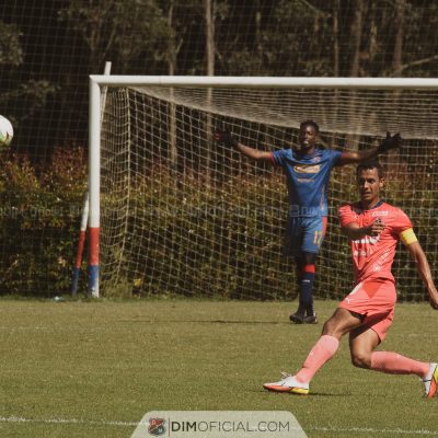 ¿Está bien Ricaurte? Esto dijo Julio Comesaña sobre la situación del volante