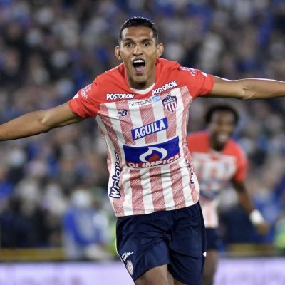 Tres jugadores de Junior a la espera de exámenes médicos