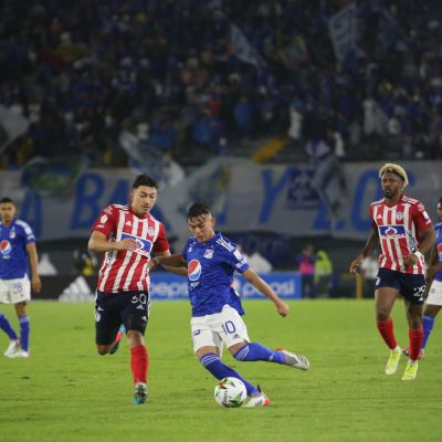 ¿Qué pasa con Junior en condición de visitante?