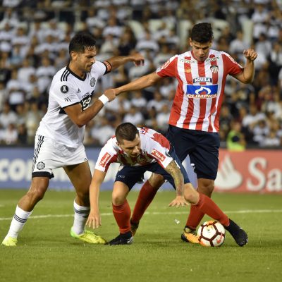 ¿Sabías que Junior tiene demandado a este equipo paraguayo? Este jugador lo explicó todo