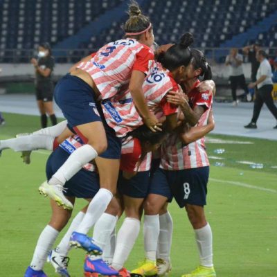 “Incómodo tema” Junior presentó un comunicado por la denuncia de sus jugadoras