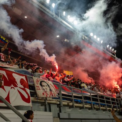 Hinchas de Cali y Junior protagonizaron pelea en terminal de Bolivia