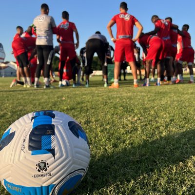 ¿Cómo llega Junior a visitar a Oriente Petrolero?