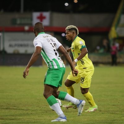 Árbitro habría resultado herido por parte de un jugador de Bucaramanga