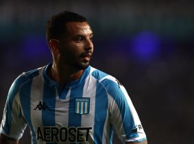 “Cardona nos está robando”: Hinchas de Racing explotan contra el colombiano