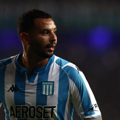 “Cardona nos está robando”: Hinchas de Racing explotan contra el colombiano