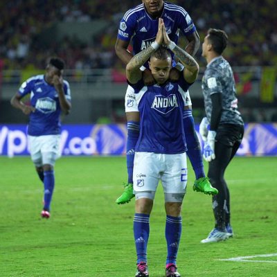 “Que le pague el Pereira”: Carlos Antonio Vélez criticó fuertemente a Leo Castro