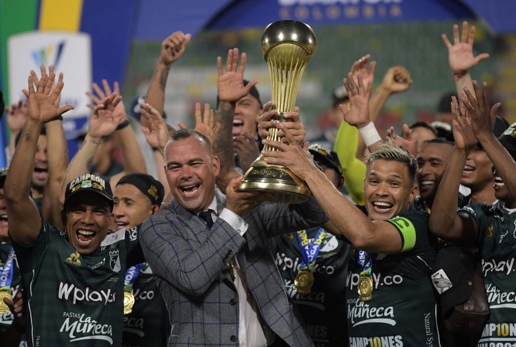 La voz de alerta de Carlos Antonio Vélez: ¿Qué se esconde detrás de las apuestas en el fútbol profesional colombiano?